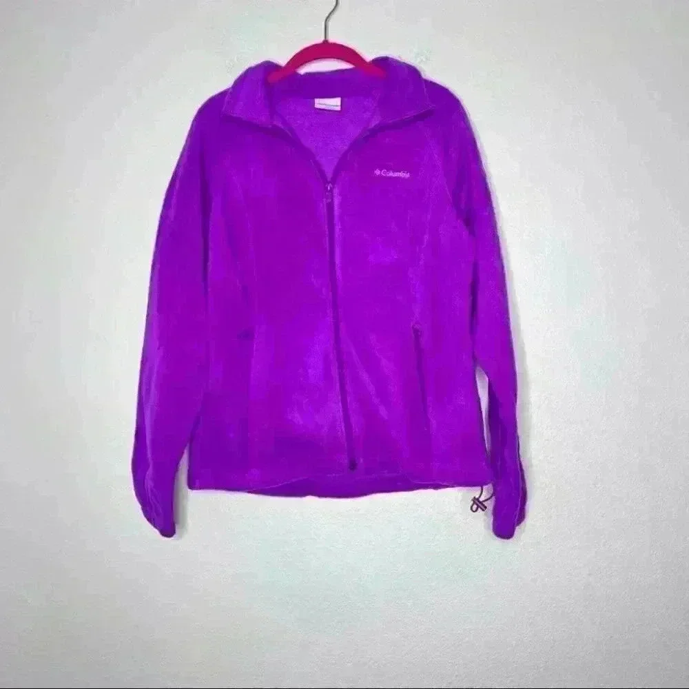 Women's Columbia Fleece Jacket - Fuscia - Size Medium. Gently used no defects